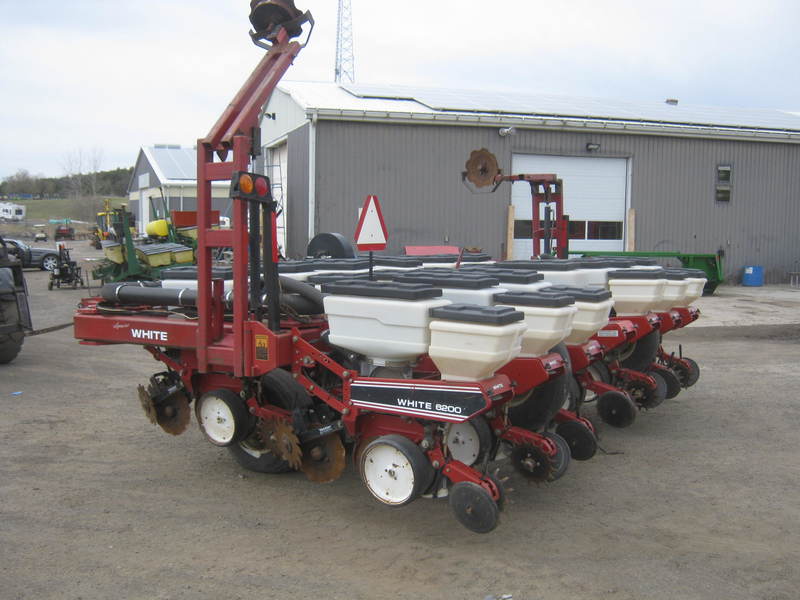 Planting Equipment  White 6200 Planter  Photo